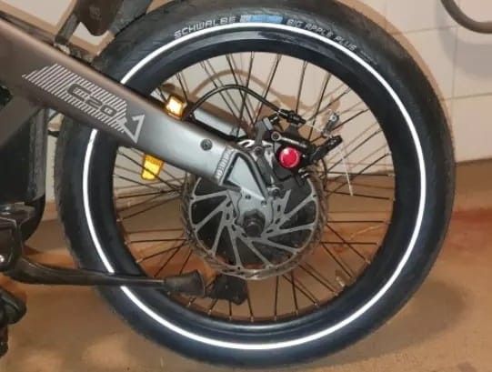 Zacisk-hamulca-hulajnogi-XTECH.jpg