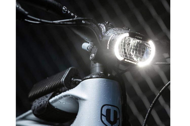 supernova-b54-max-lampka-na-baterie-sklepebike.pl.jpg