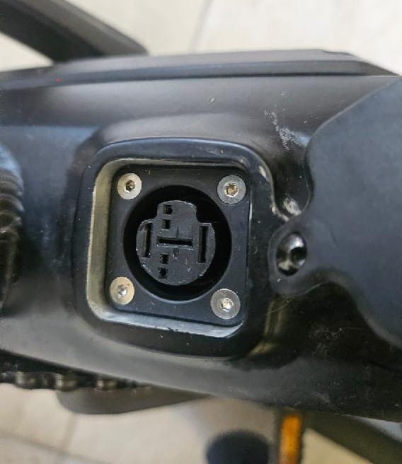 charger_ebike_Yamaha_4055149319151.jpg