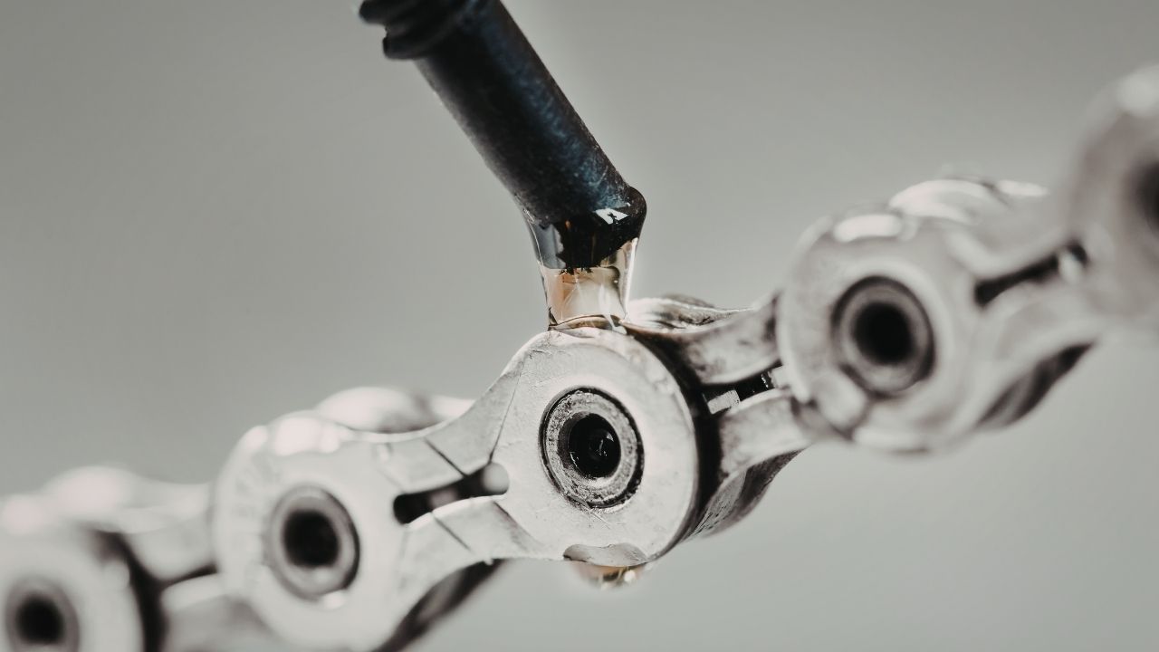 Smarowanie łańcucha rowerowego